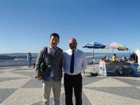 ドライバーのパウロさんと一緒に