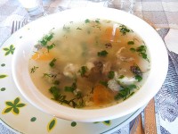雄のコイのスープ