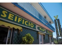 モッツアレラチーズのお店