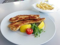 ポルシェミュージアムカフェ「ドイツ風カツレツ」