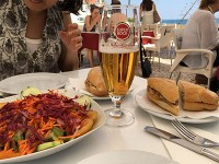 カスカイスでビファナとミックスサラダ！ビール！