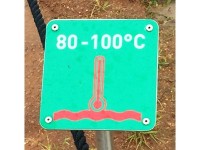 寒いのにこの一帯だけは、お風呂にいるみたいで、湿気もあるし少し生暖かい。