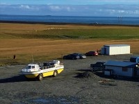 この水陸両用車で湖をクルーズします。