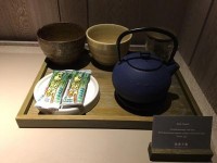 ミニバーも無料♪ ビール、炭酸水、ポカリにコーラが入ってました〜〜。美顔パックもはいってたよ