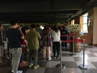 なんと、一回の試飲タイムは五分以内に入場しなくちゃならないシステム…