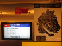 チューリッヒ発コンスタンツ行きの電車の中の表示