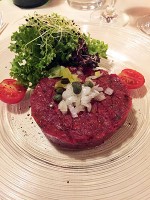 BEEF TARTARE（スイス版ユッケ）140g （21.50CHF）