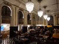 ホテルの朝食会場