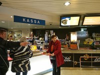 フェリー船内の売店