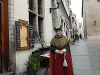 旧市街にある、レストランOlde hansaの日本語を話す案内係の女性