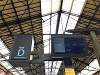 ホームはD、13：35出発。