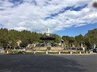 そして、Fontain de la Rotonde のすぐ近く