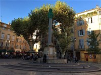 (6) Fontaine de l'Hotel de Ville 残念ながら、てっぺん修復中。