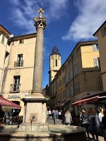 (7) Fontaine des Augustins