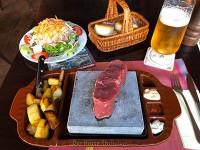 晩御飯はステーキハウスにて