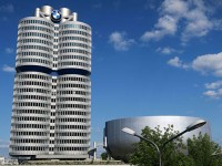 BMD本社ビルとミュージアム