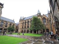 大学の中庭 まるでお城