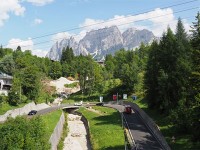 コルチナ・ダンペッツオ散歩道のバス停近くで見た風景