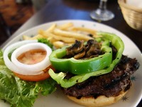 Canyonでの食事（バッファローのバーガー）
