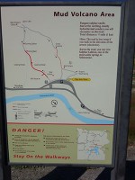 Mud Volcane案内板
