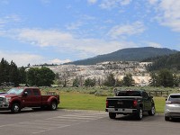 Visitor Center前からMammoth全景