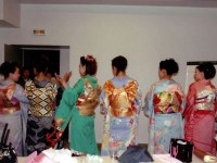 華やかな振袖の後姿