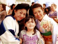 現地のお子さんとともに