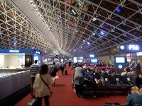 空港にて
