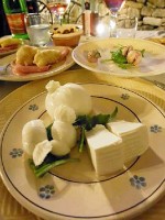 日本人のお土産物屋さんに聞いたオススメお店へ