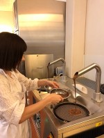 チョコレート工場でお菓子作り体験