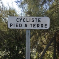 ところどころ、自転車を降りて歩きます。