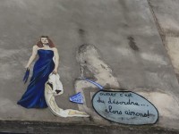 Le Mur des Je t'aime ジュテームの壁、ここ、人が列つくって写真待ち。