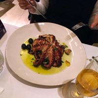 メインはタコの姿煮。柔らかくて美味しいです。