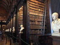 〈The Long Room〉
