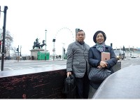 ロンドン・アイがうっすら見えます。 今夜カウントダウンの花火が打ち上げられるようです。みたいなぁ！