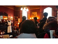 （ホームズの部屋の説明を詳しくしてくれました・・・？）