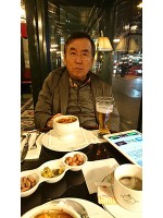 インターコンチのカフェで、オニオングラタンスープ