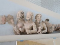 破風にある彫刻の一部（博物館）