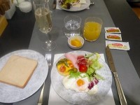 朝食