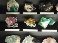 このような美しい鉱物など展示されています