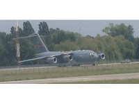 ソ連製と思われる輸送機。軍用(?)