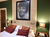 ハード・デイズ・ナイト・ホテル