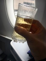 ウェルカムドリンクのシャンパンを頂きます！食器類はIttalaで統一。