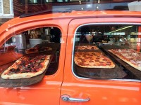 ディスプレイの変わった飲食店