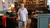フランク・マッカーディ氏