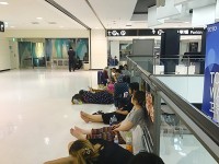 成田空港にて途方にくれる…