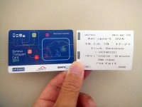 ジュネーブ市内公共交通機関無料利用券（左）ジュネーブ空港～ジュネーブ 駅無料券（右）
