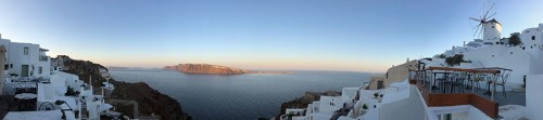 真っ青な海と空