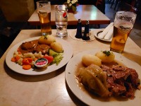 オスロ中央駅近くのレストランでの食事