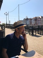 ニーブ川のほとりでランチ